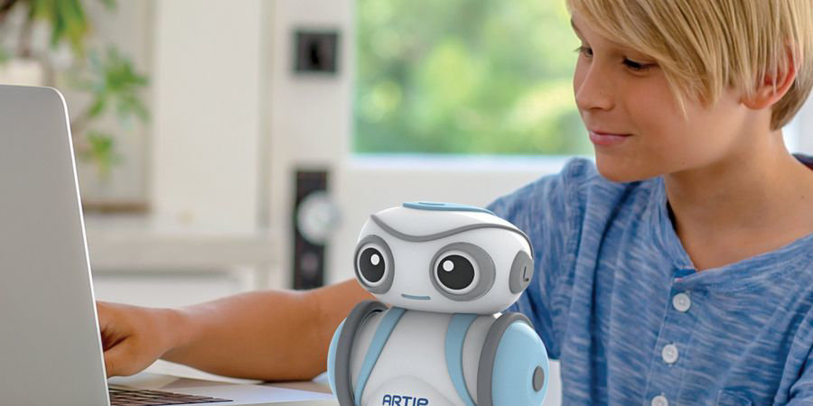 artie 3000 robotická hračka